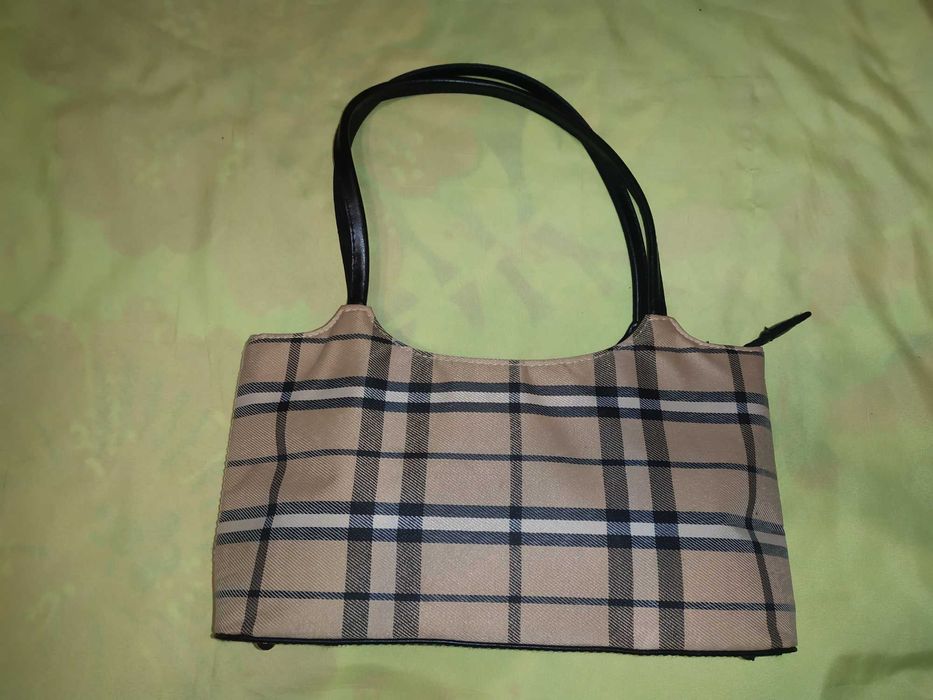 Стильная сумочка в клеточку ручная сумка