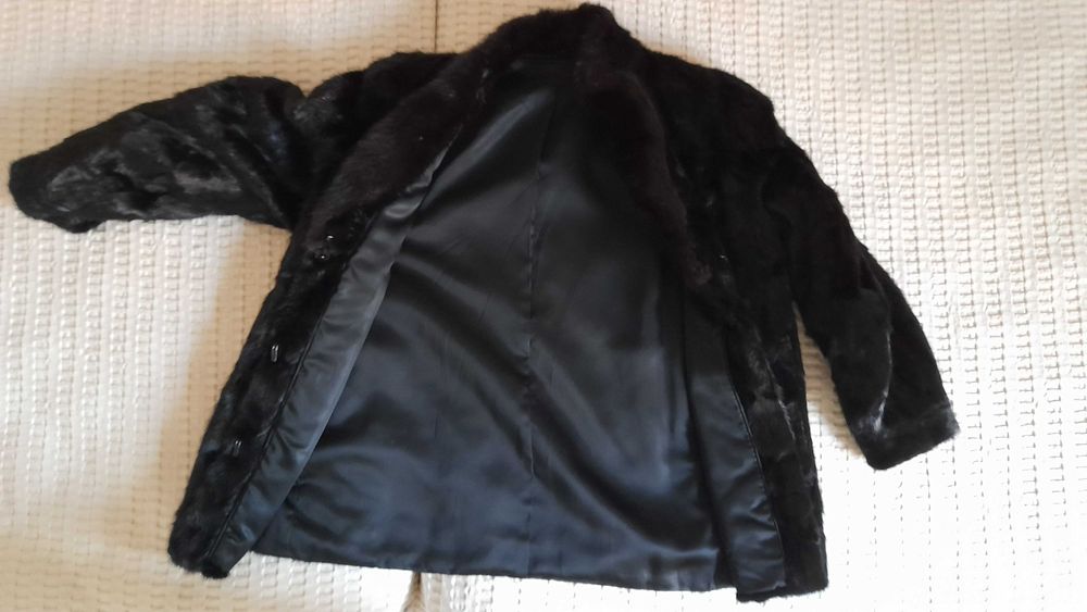 Casaco curto de vison preto