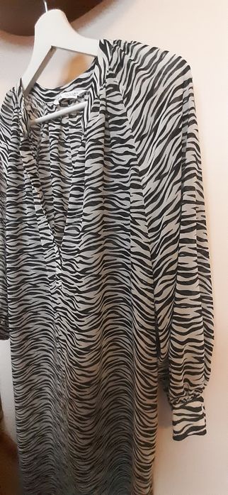 Sukienka o kroju tuniki Zara