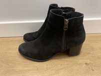 Oddam buty zamszowe rozm. 37