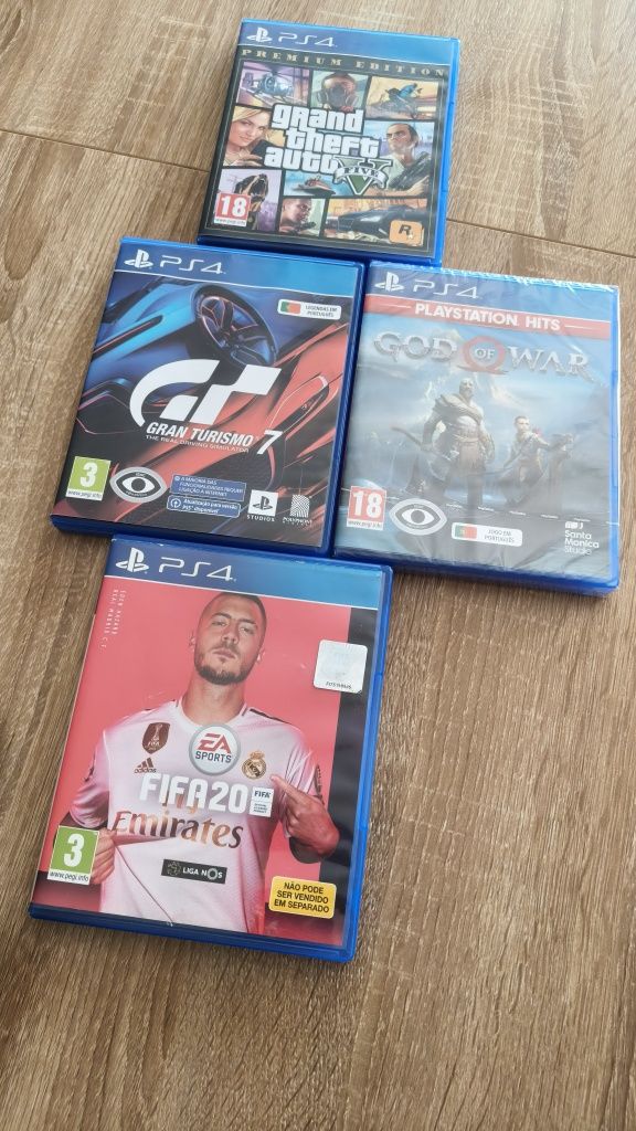 PS4 Como Nova com volante e jogos