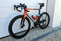 Rower szosowy Merida Reacto Bahrain Team 2023 r56 9000 aero di2