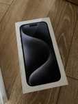 Góra pudełka iPhone 15 Pro