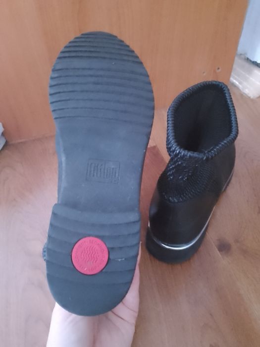 Продам весняні ботинки челсі