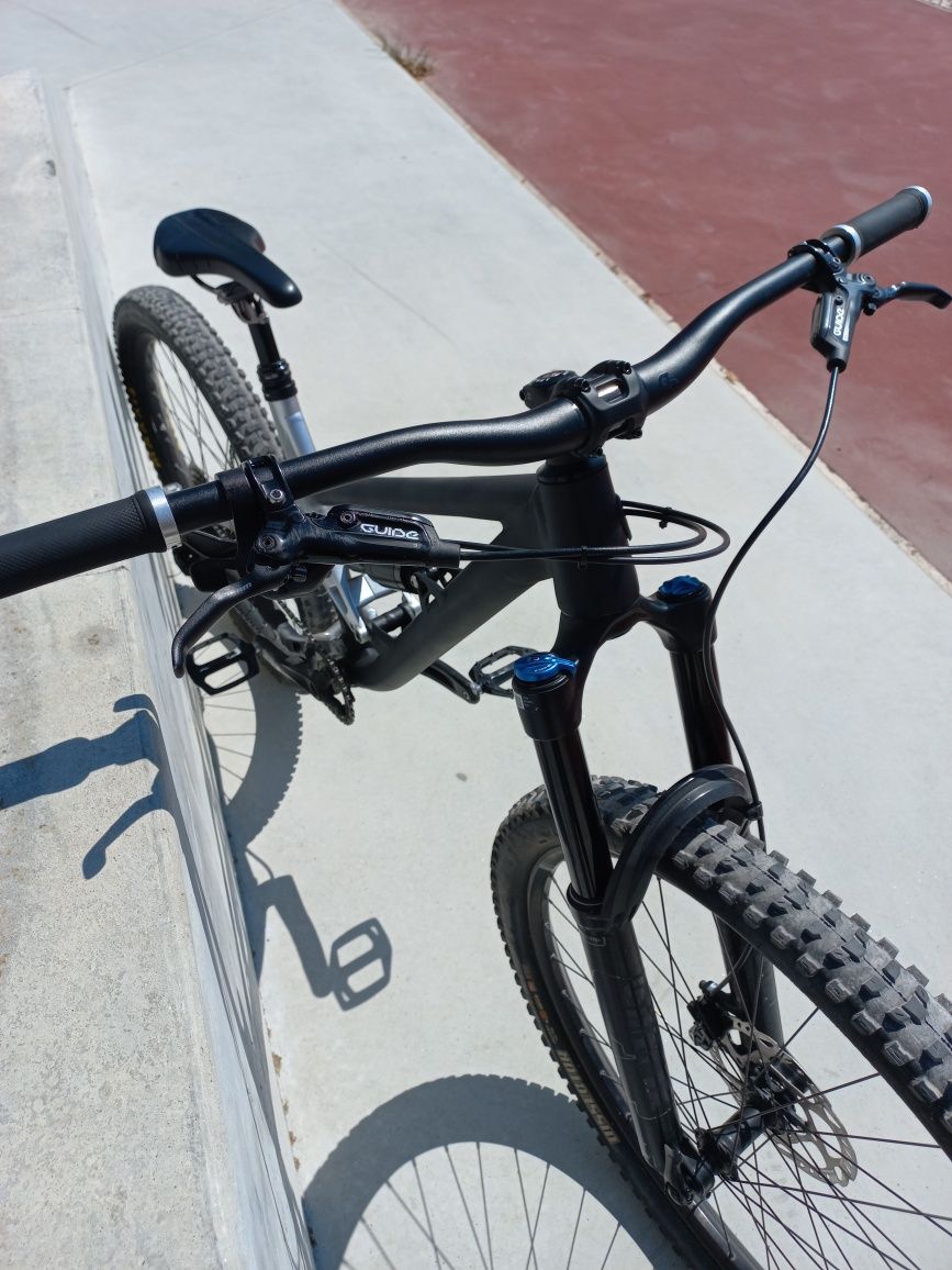 Bicicleta de enduro mullet