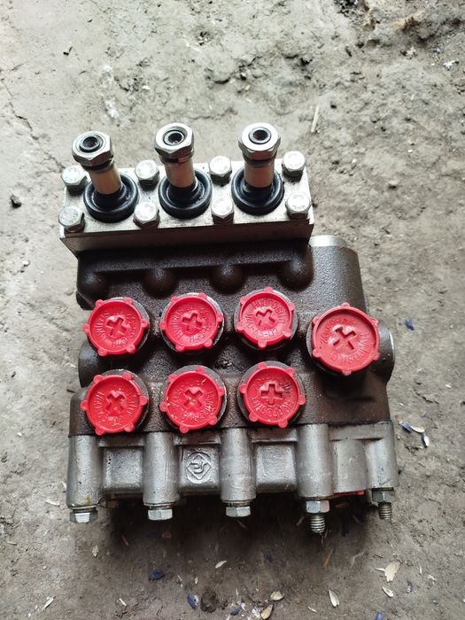 Гідророзподільник Р80-3/1-444 ЕО-2621