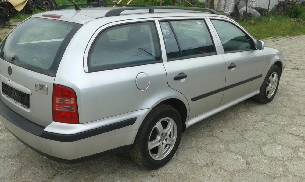 SKODA Octavia 1.6 SR 9102 na części