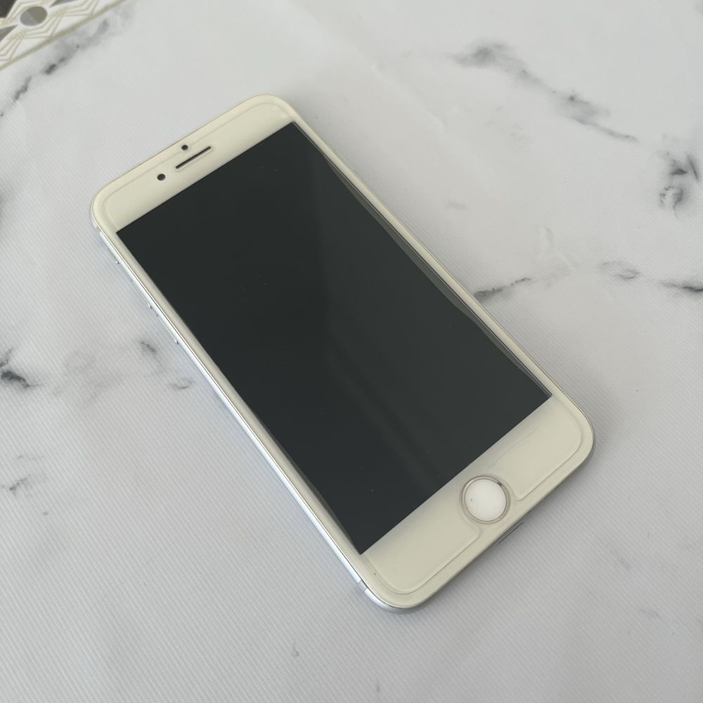 iPhone 8 com 64GB