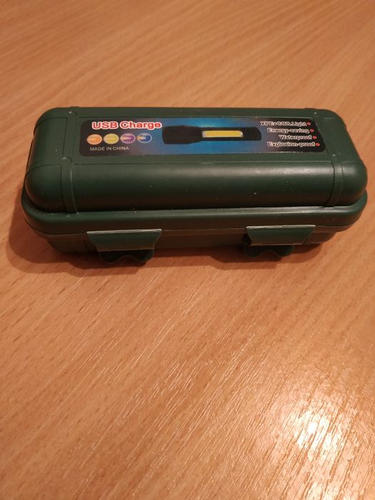 Фонарик с кейсом