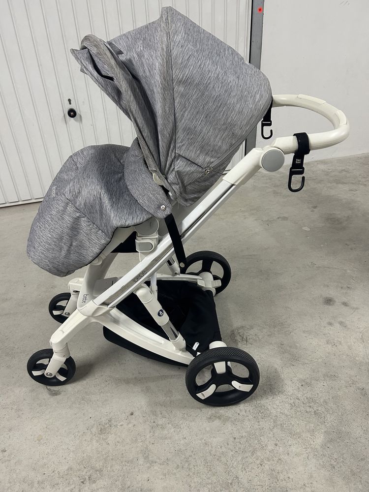 Carrinho marca "ibebe " com ovo