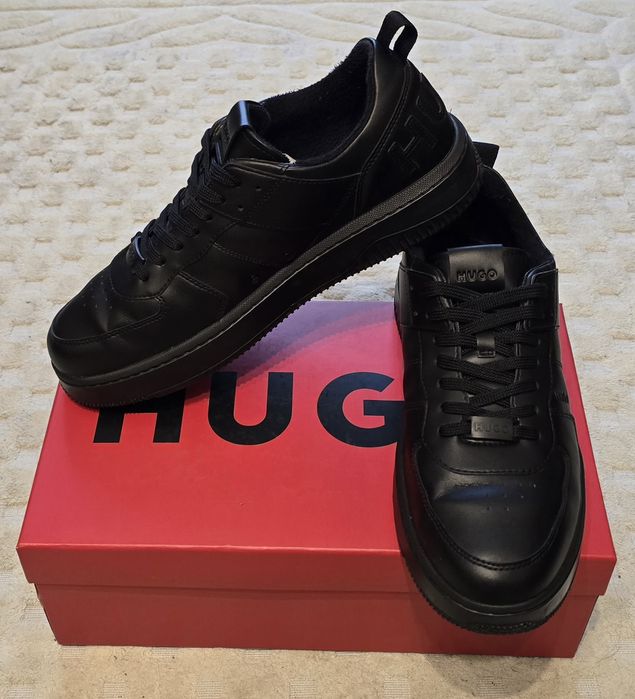 Продам кросівки HUGO