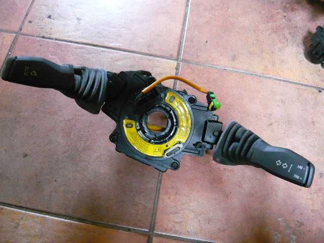 Opel Astra J przełącznik pod kierownice