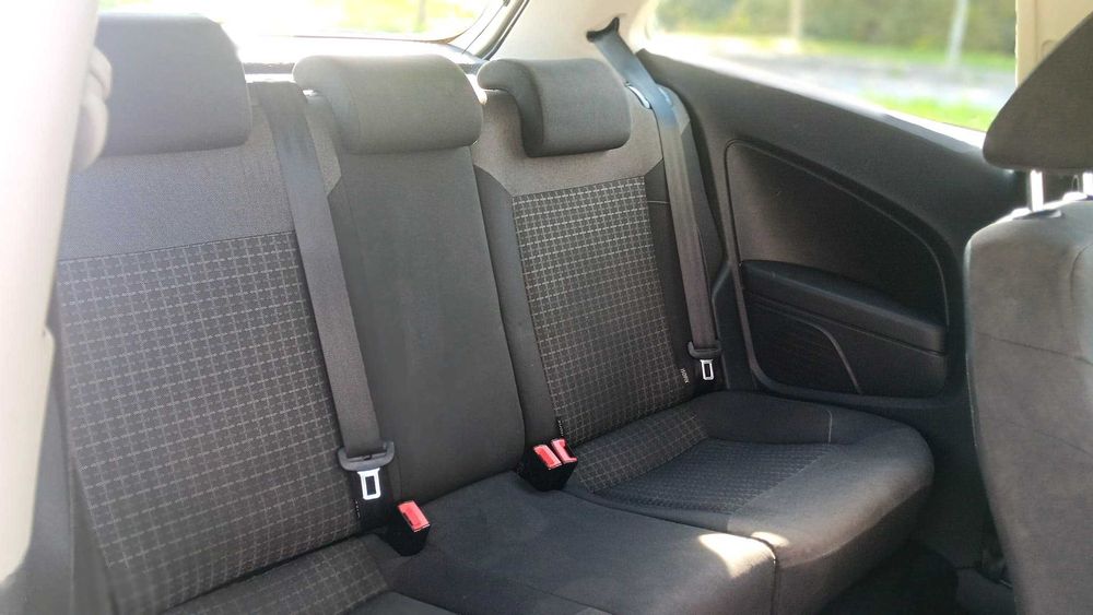 Volkswagen Polo 3 portas 5 lugares