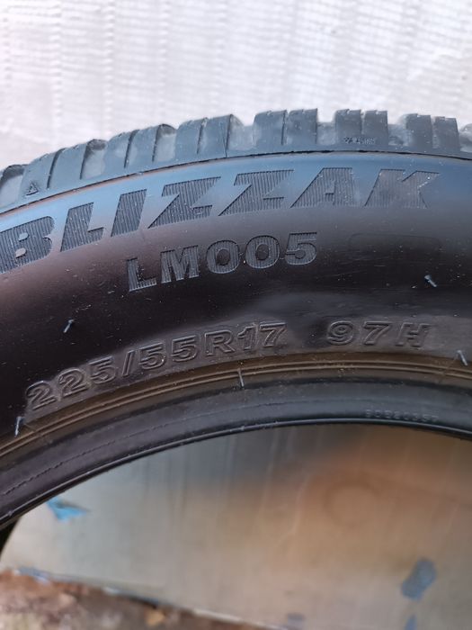 Зимові шини Bridgestone Blizzak LM005 225/55/17.