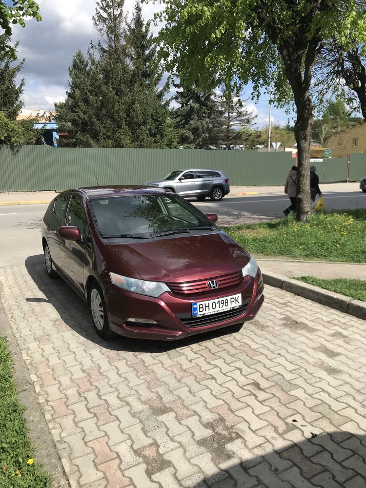 Продаю своє авто Honda INSIGHT супер економна та надійна