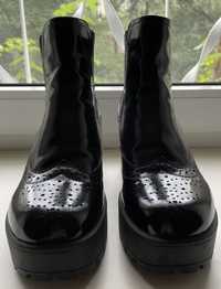 Ботинки чёрные лаковые