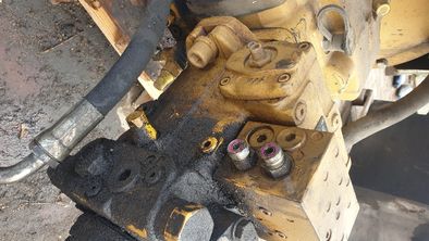koparka cat caterpillar 313 d pompa jazdy207 , 4710 , 02