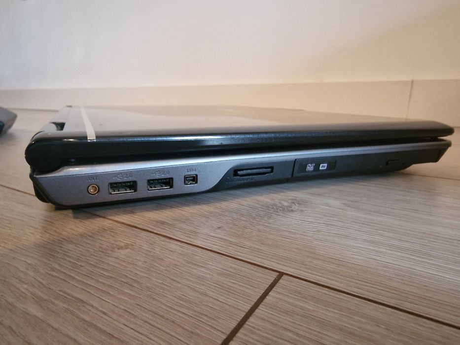 Computador Portátil ASUS M70V