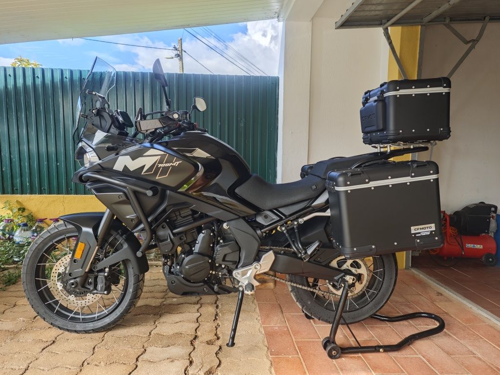 CF Moto 700MT Adv 2025 com kit malas + garantia 3 anos