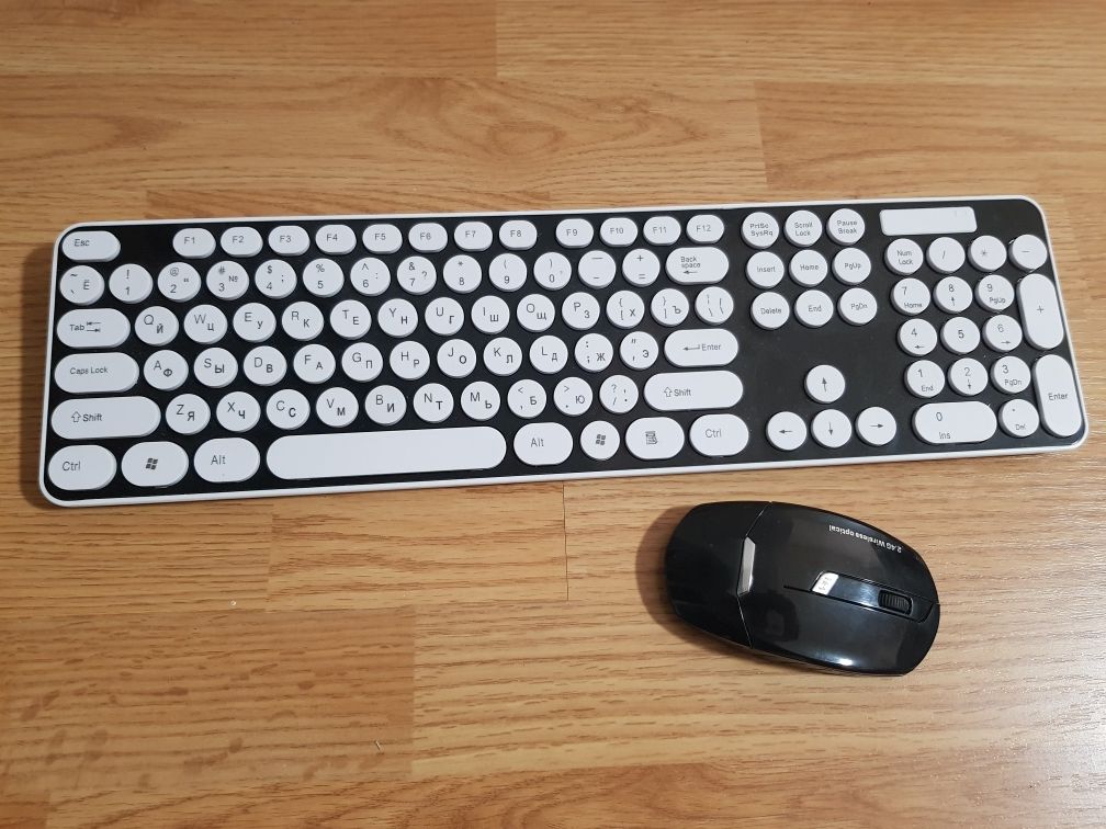 Продам беспроводную клавиатуру и мышку