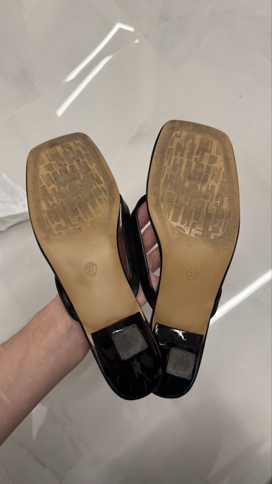 Мюлі через палець