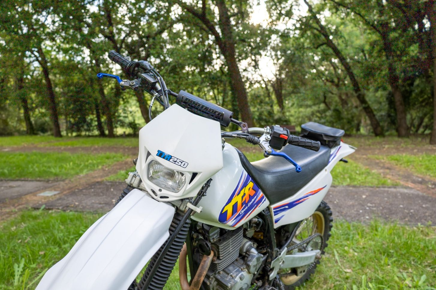 Yamaha TTR250 – Enduro c/matricula | 2 lugares | Carta A2 (até 35kW)