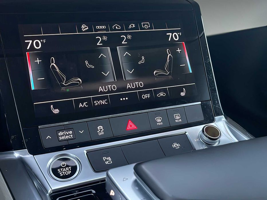 Audi e-tron      2023