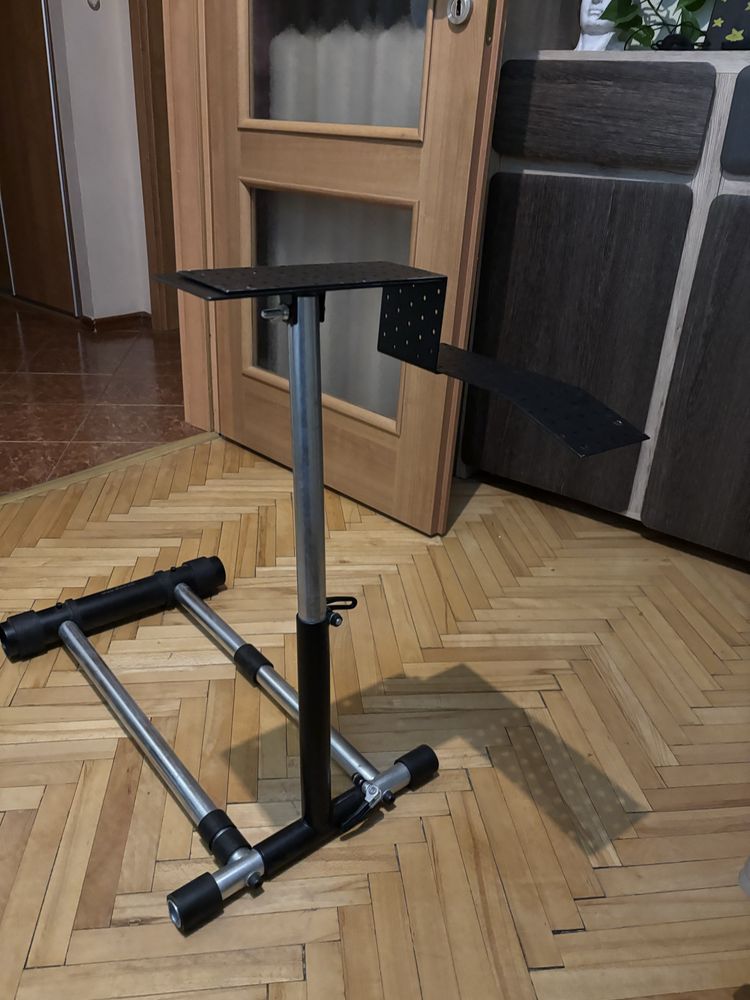 stojak pod kierownicę z uchwytem na drążek zmiany biegów