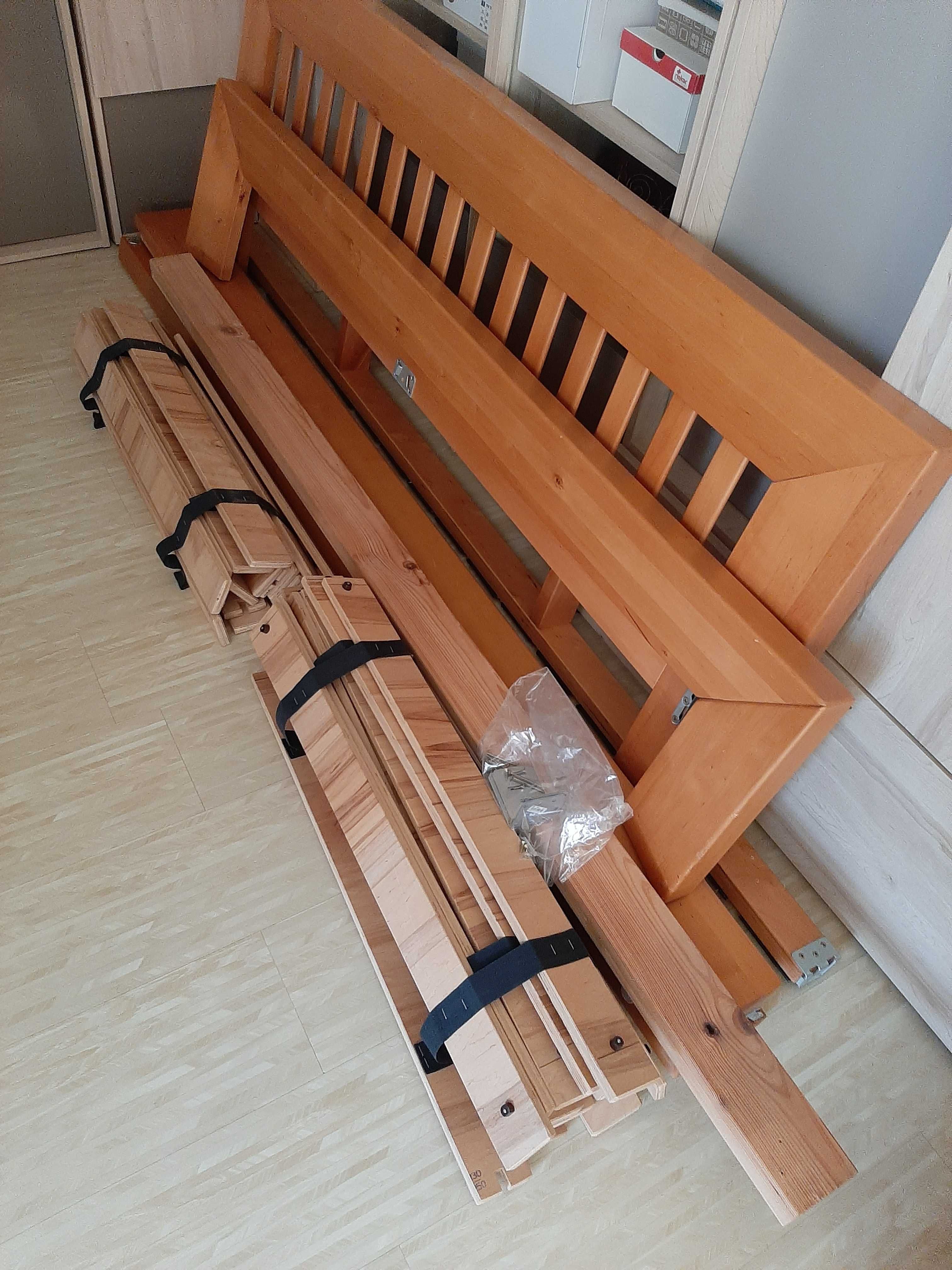 łóżko sypialnia z drewna