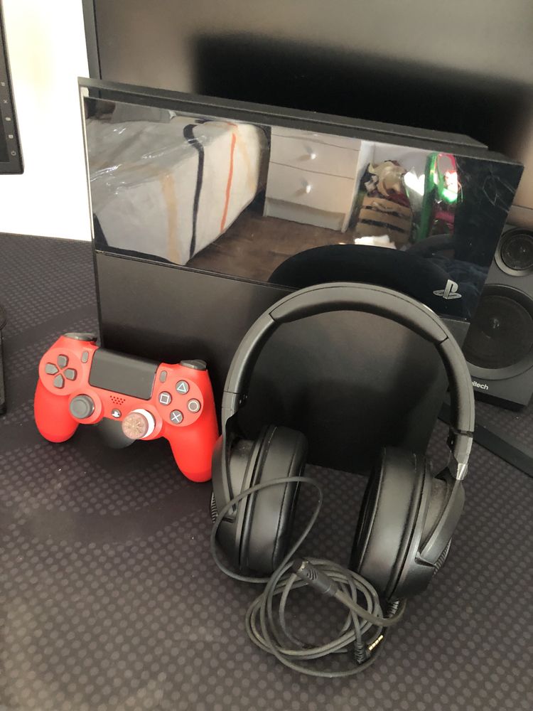 PS4 500GB + Dualshock 4 c/paddles + Headfones Gamer + Jogos