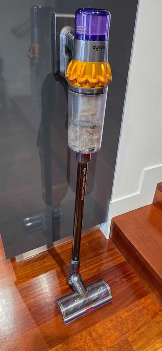 Dyson v15 como novo