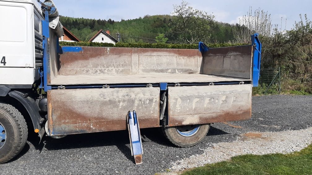 Transport wywrotka kruszywo materiały