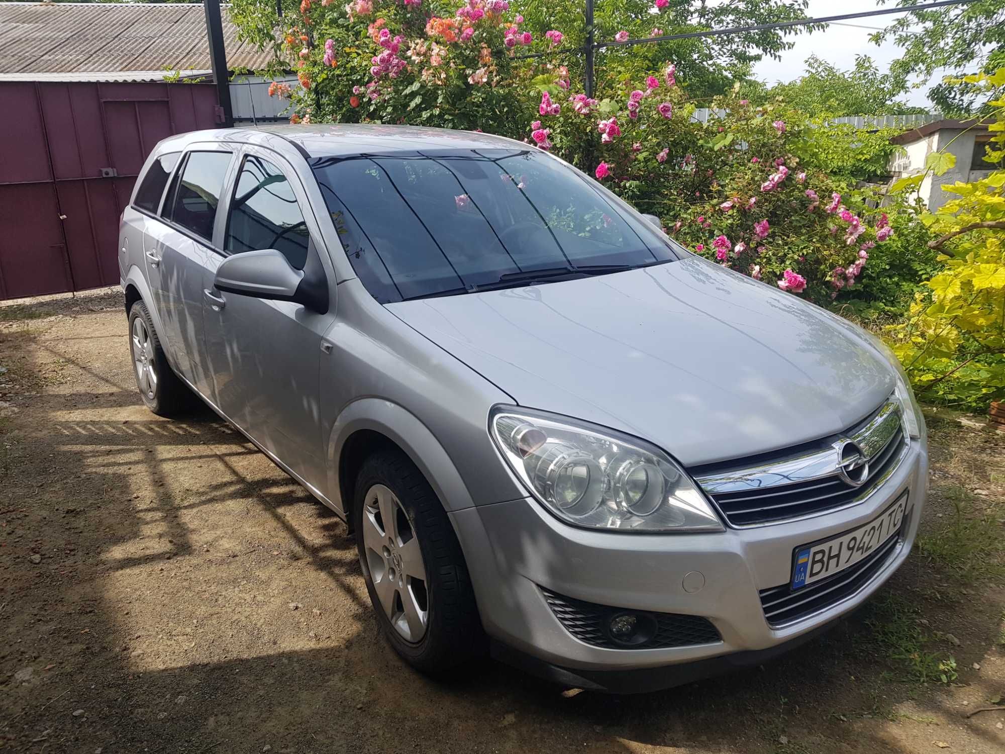 Opel Astra 2010 г. Caravan 1.3 CDTI