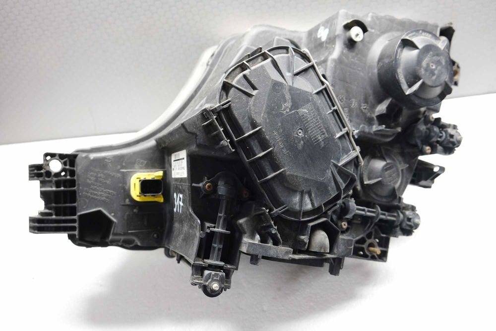 Lampa prawy przód Mercedes Actros mp4