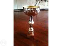Taça nova com base em mármore
