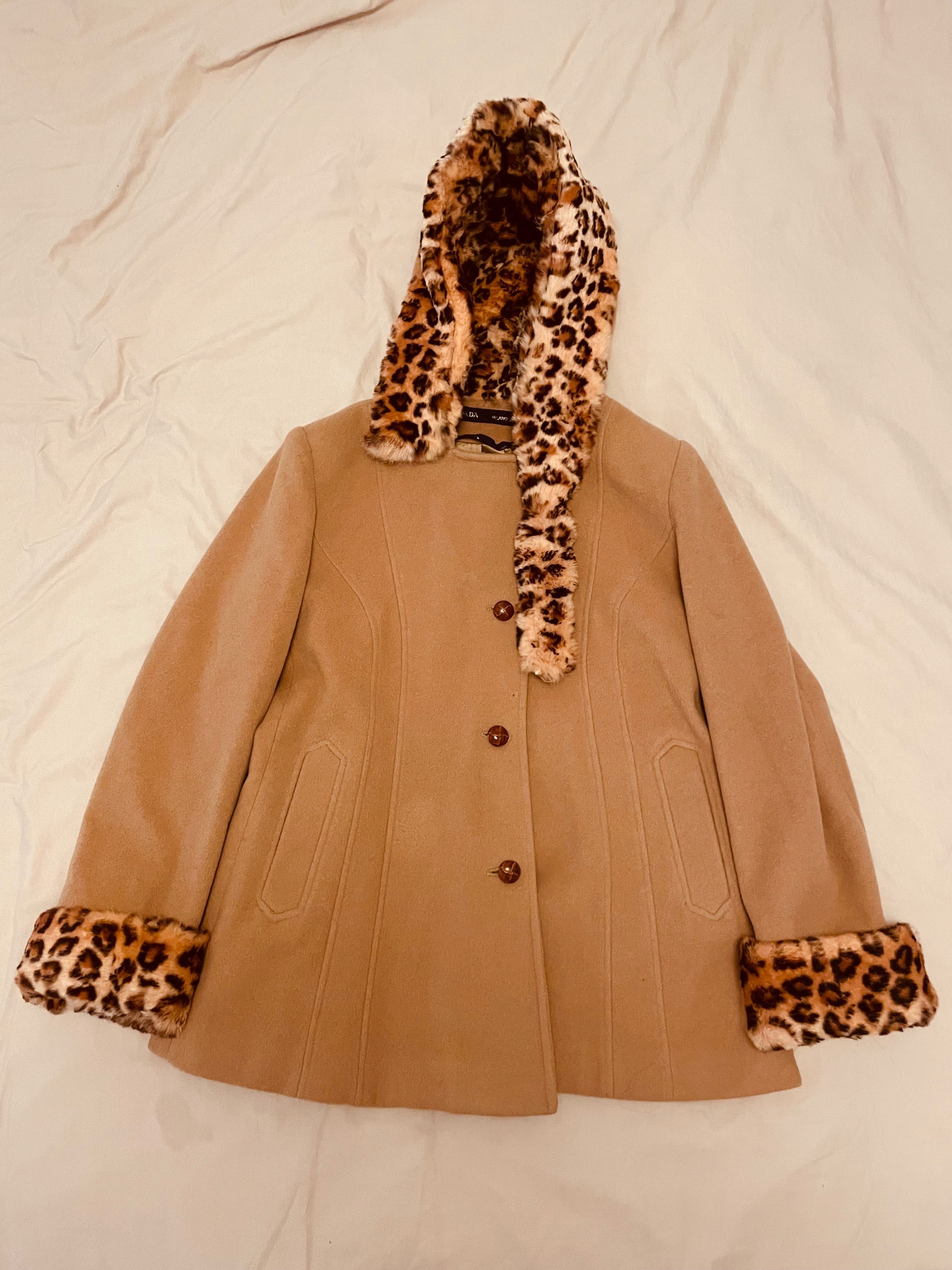 Casaco vintage PRADA com pele Leopardo