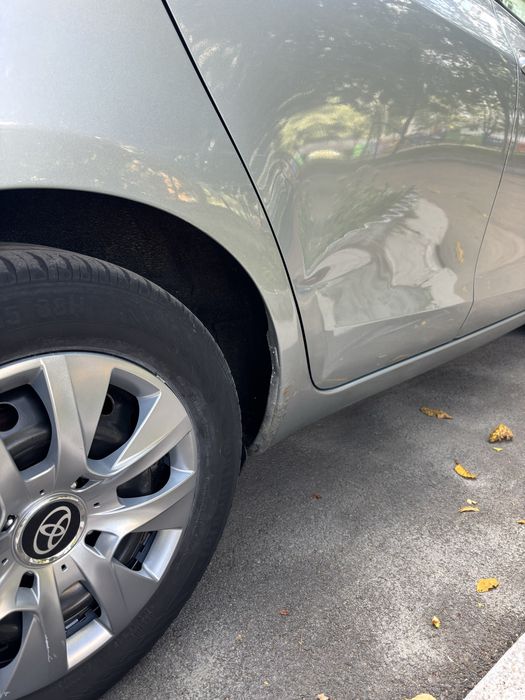 Продам Toyota Yaris 2006, 1.3 бензин, робот