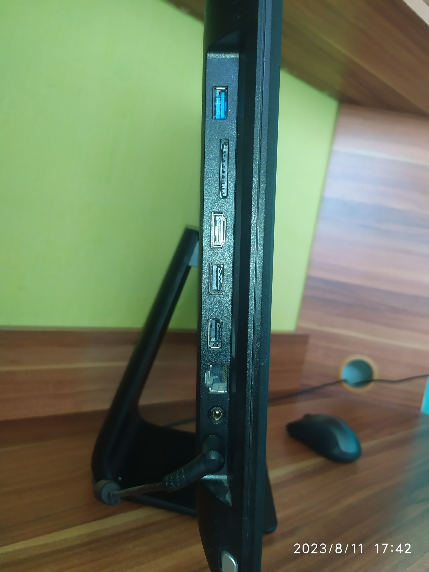 Компьютер-моноблок Acer 20 дюймов. Установлены необходимые программы
