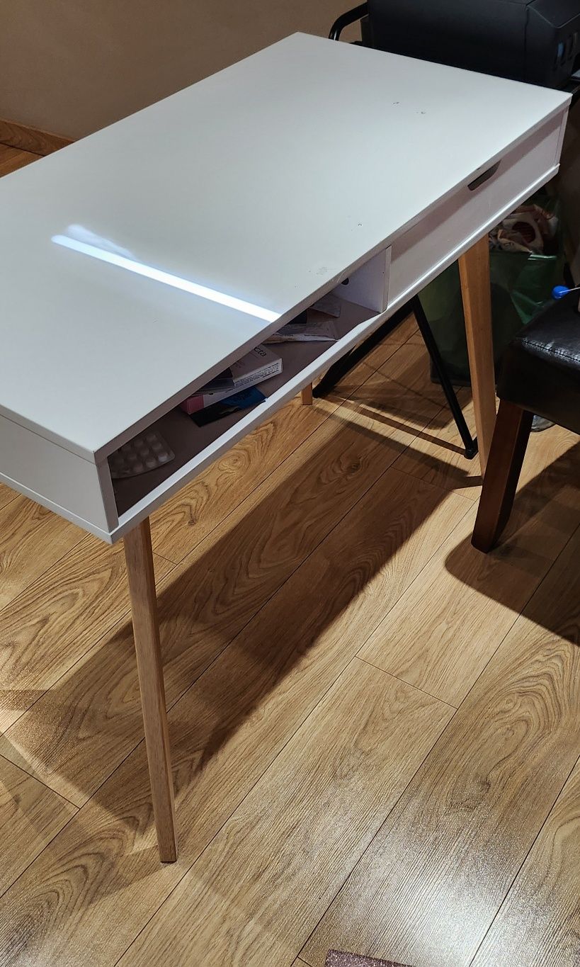 biurko jysk ikea biale do nauki komputera pracy