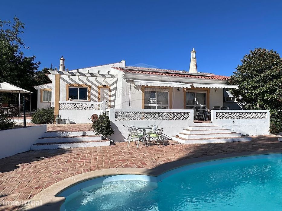 Moradia T4 para venda