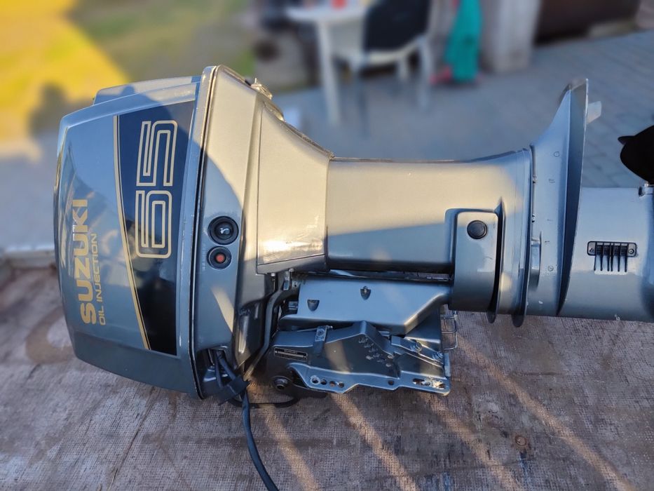 Silnik zaburtowy Suzuki DT 65 – pełny zestaw w idealnym stanie