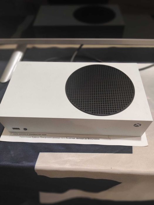 Xbox series s в идеальном состоянии, полный комплект, с играми!