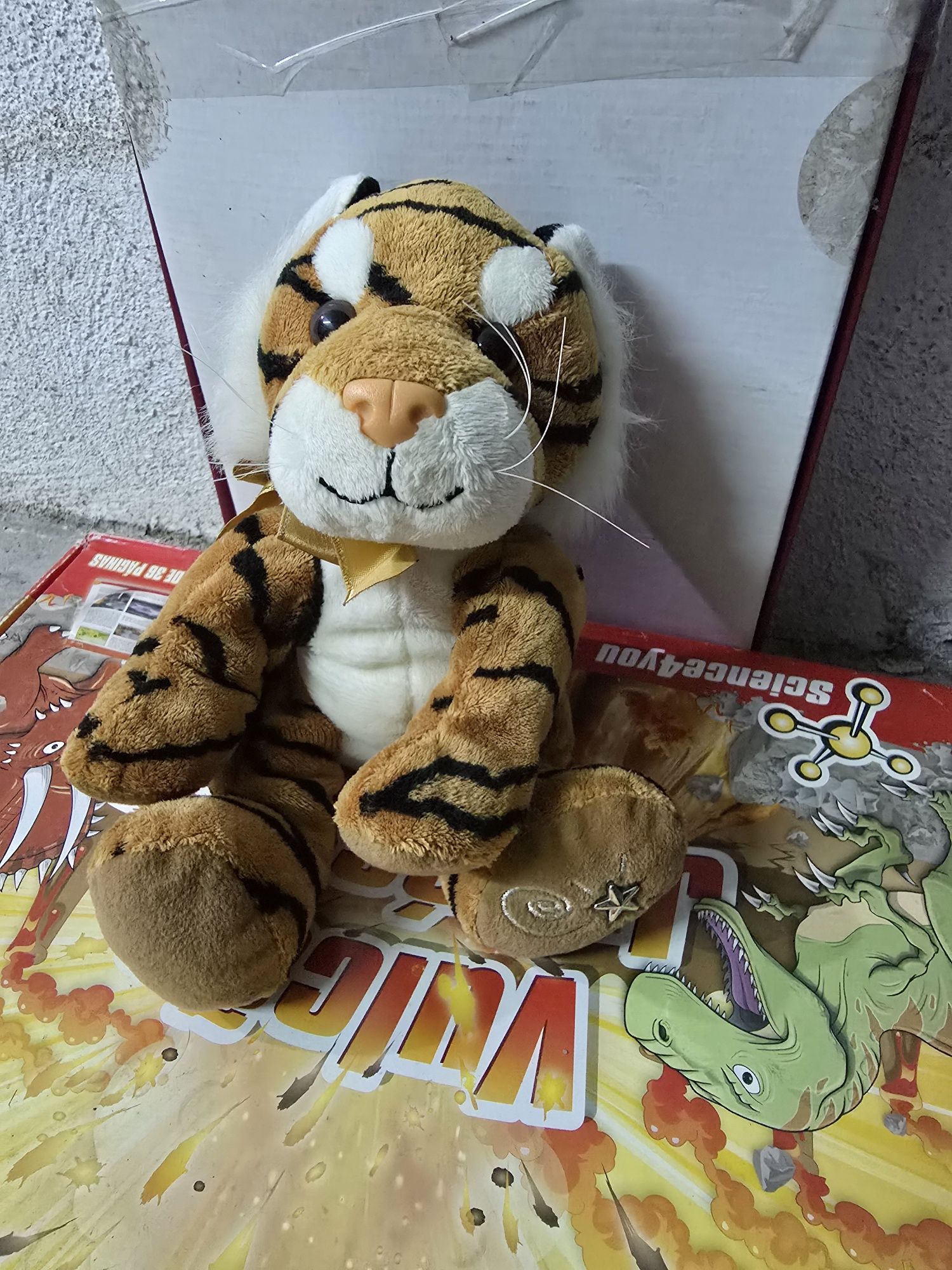 Vendo coleção de brinquedos e peluches
