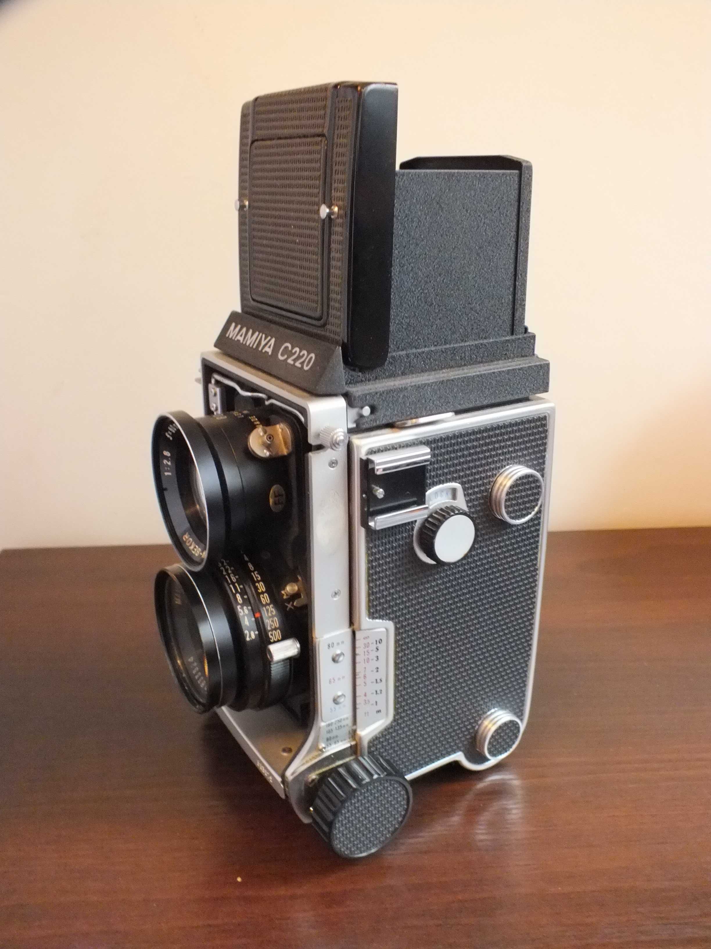 Mamiya C220 Professional 80/2.8  + 135/4.5