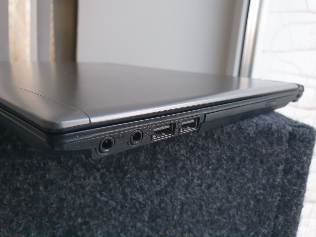 Ноутбук Medion Akoy S4216 ,Intel Core i5