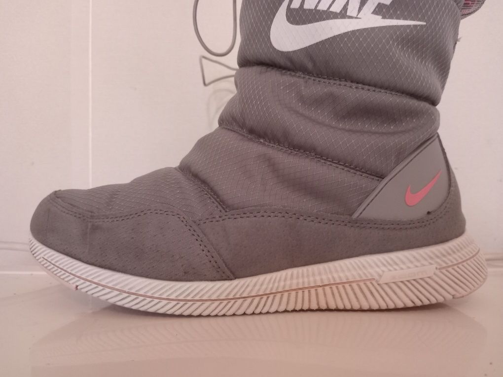 Сапоги дутики Nike 40-41 р.