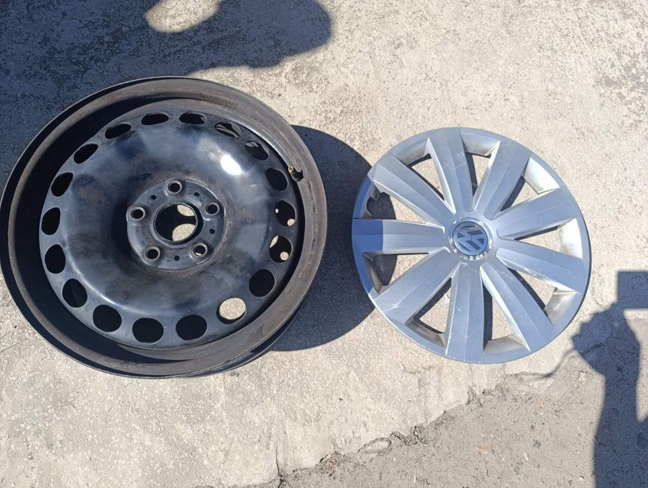 Металеві диски R15 4 шт Golf 5 розболтовка 5×112 , + ковпаки  оригінал