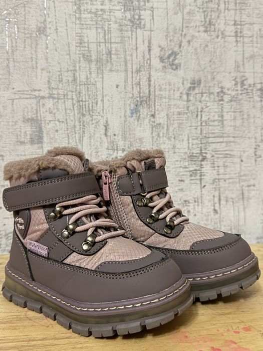 Зимове взуття для дівчинки