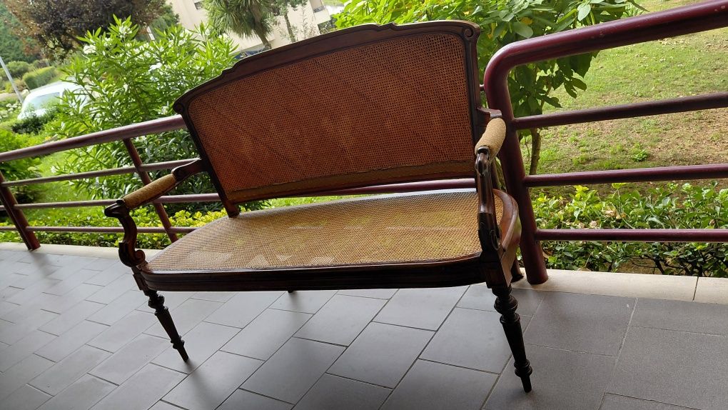 Banqueta em palhinha