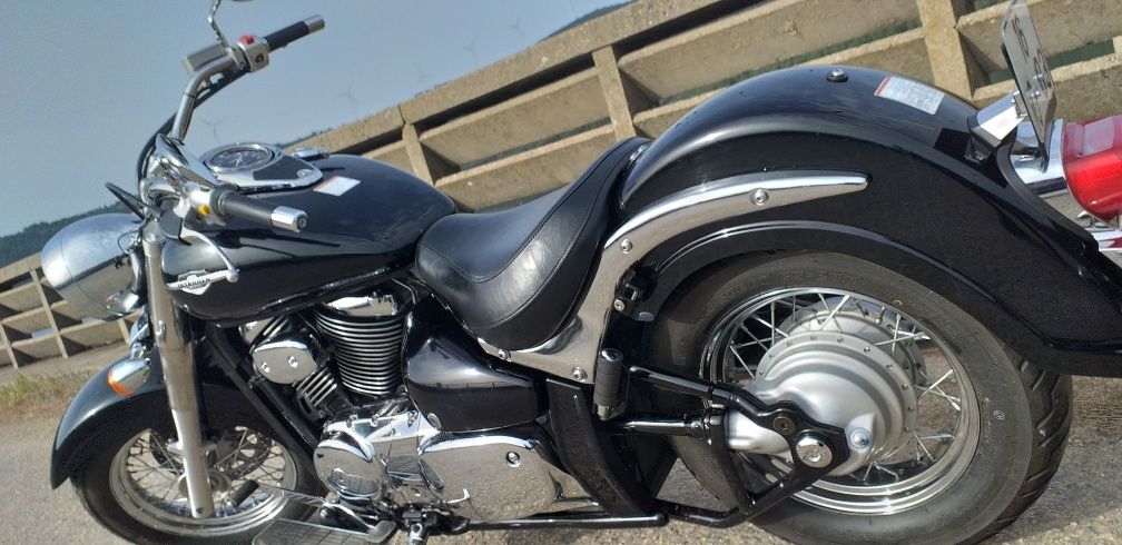 Suzuki intruder C